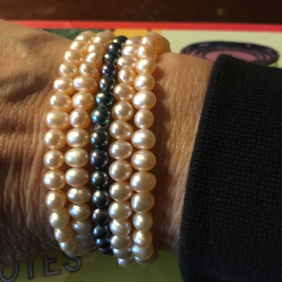 Pearl-freshwater Pearl 5 Strand Stretch Bracelet, Freshwater  5 Strands Cultured Pearl Stretch Bracelets